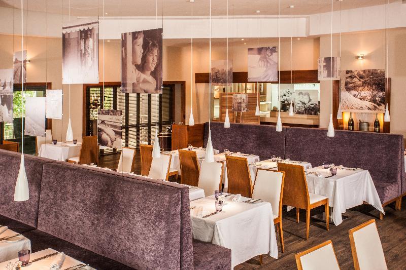 Hennessy Park Hotel