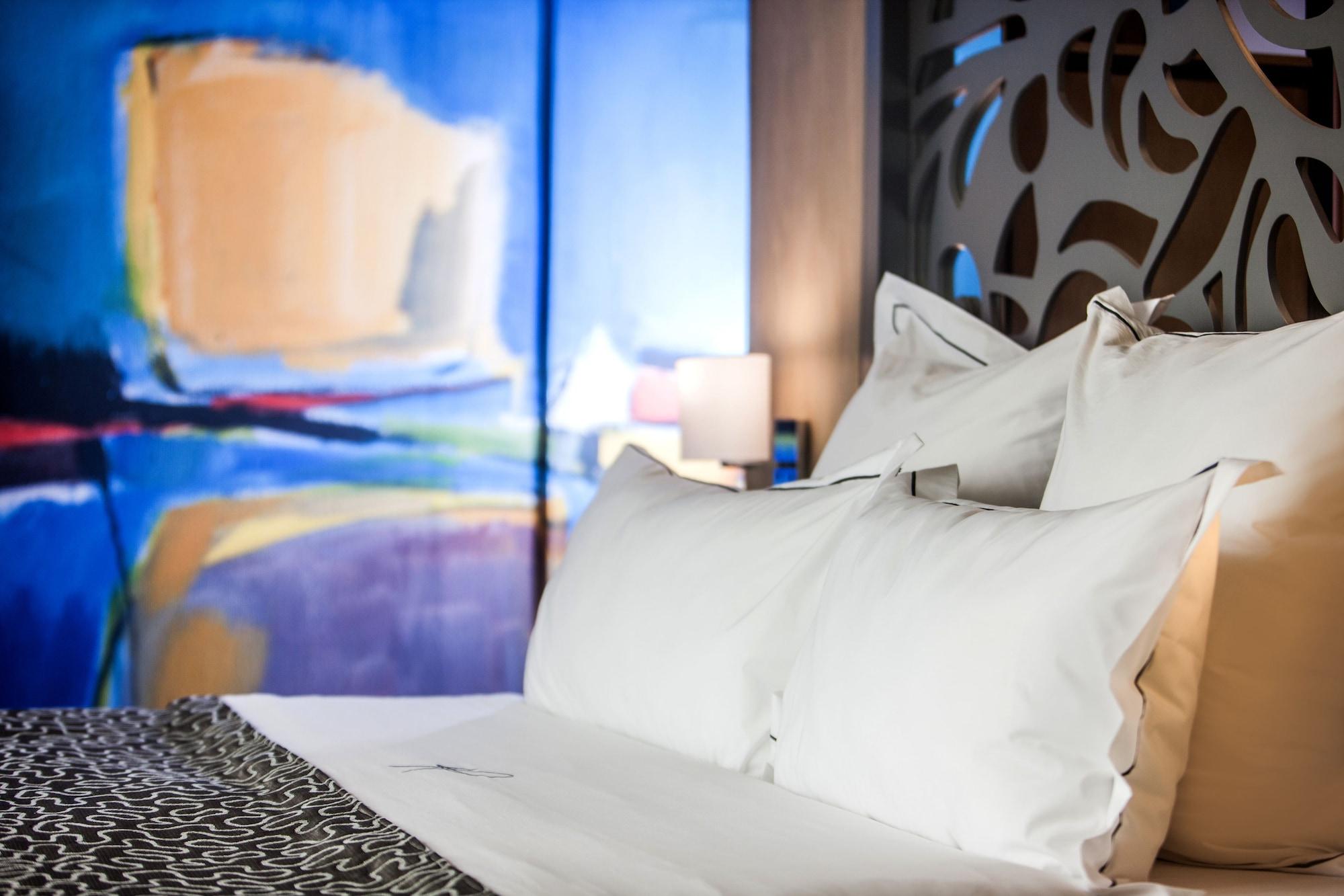 Hennessy Park Hotel 4*